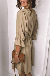 Vestido corto urbano informal con cuello redondo y mangas